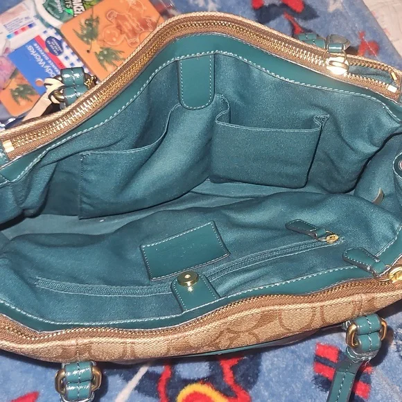 Coach - Picture 4 of 16